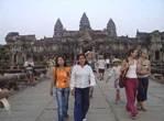 Description : http://www.khuontour.com/PhotosPerso/Angkor%20vat%20deguisement/compress/02270056.jpg